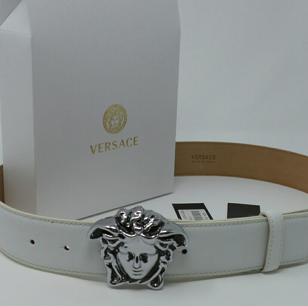 Like New With Tags 3D Medusa Belt Silver 110 38 40